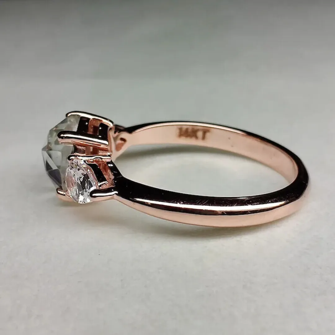 /public/photos/live/3 stone (3).webp